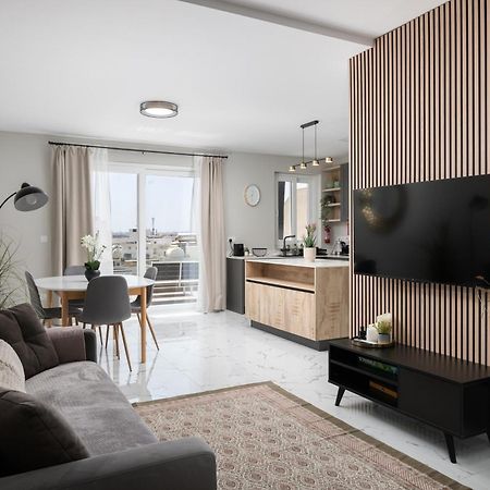 Modern 2Br Cosy Apartment With Large Terrace - Close To Manoel Island & Tigne Shopping Mall Sliema Eksteriør bilde