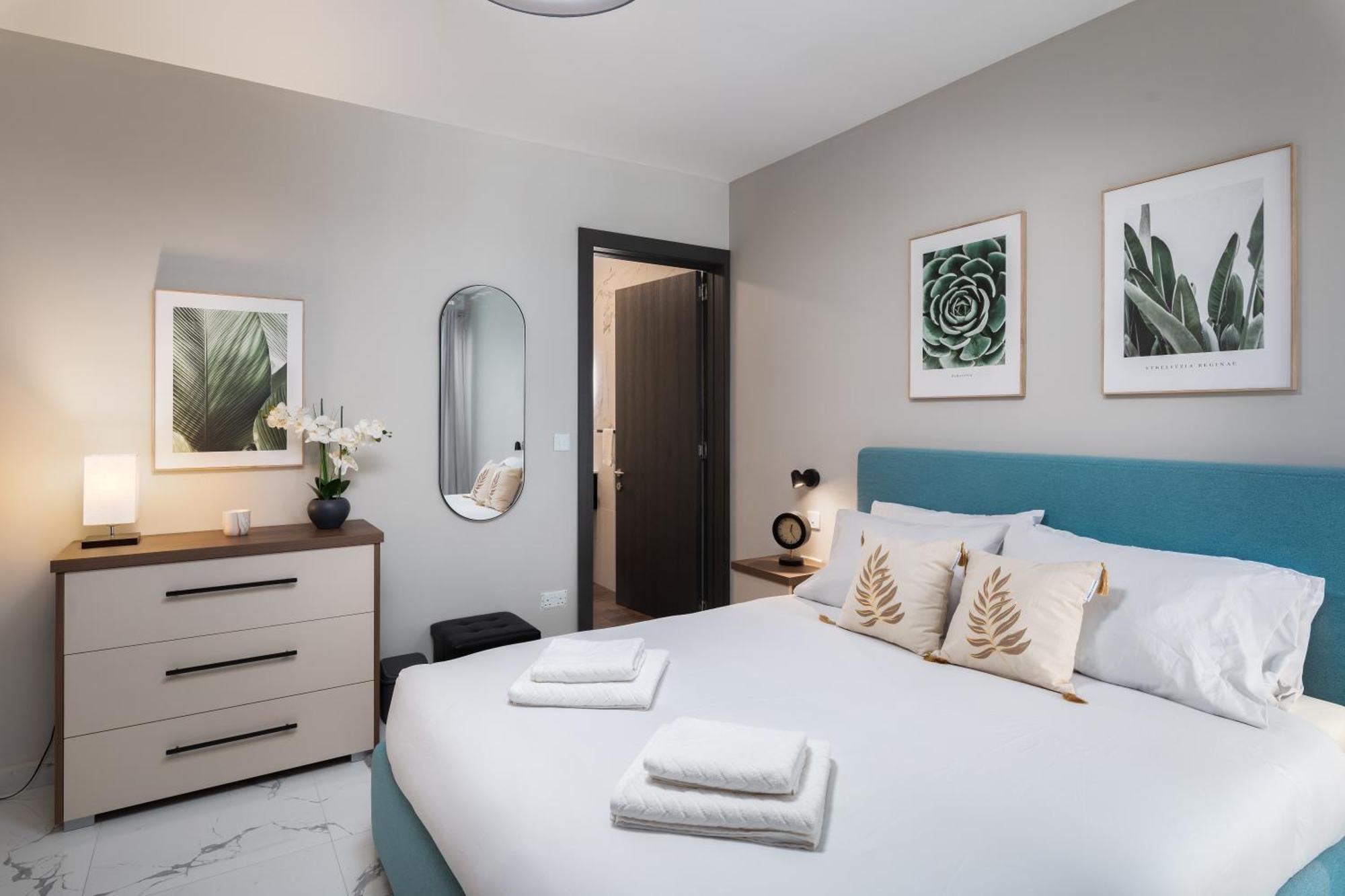 Modern 2Br Cosy Apartment With Large Terrace - Close To Manoel Island & Tigne Shopping Mall Sliema Eksteriør bilde